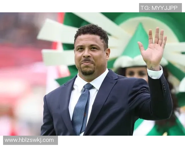 2025年足球现役球星实力排名解析 谁才是真正的世界足坛巨星 2025年足球现役球星实力排名解析 谁才是真正的世界足坛巨星