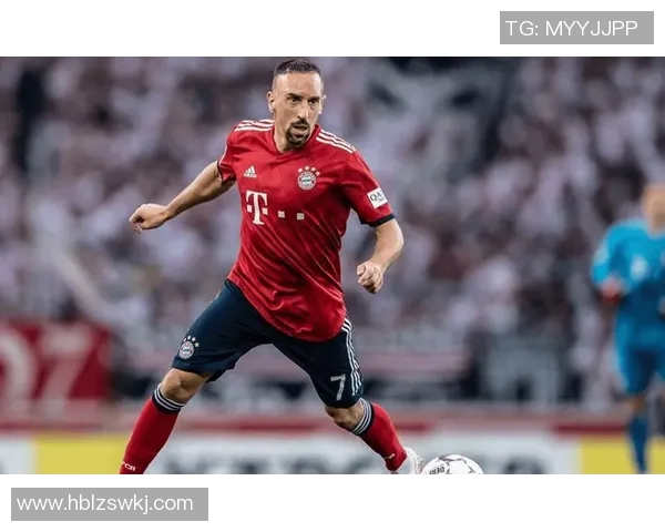 足球球星圆寸头潮流崛起,简洁造型成赛场新风尚 足球球星圆寸头潮流崛起,简洁造型成赛场新风尚