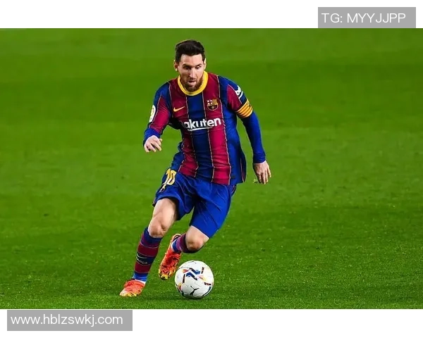 足球球星运球风格解析 从梅西到C罗的技术演变与独特魅力 足球球星运球风格解析 从梅西到C罗的技术演变与独特魅力